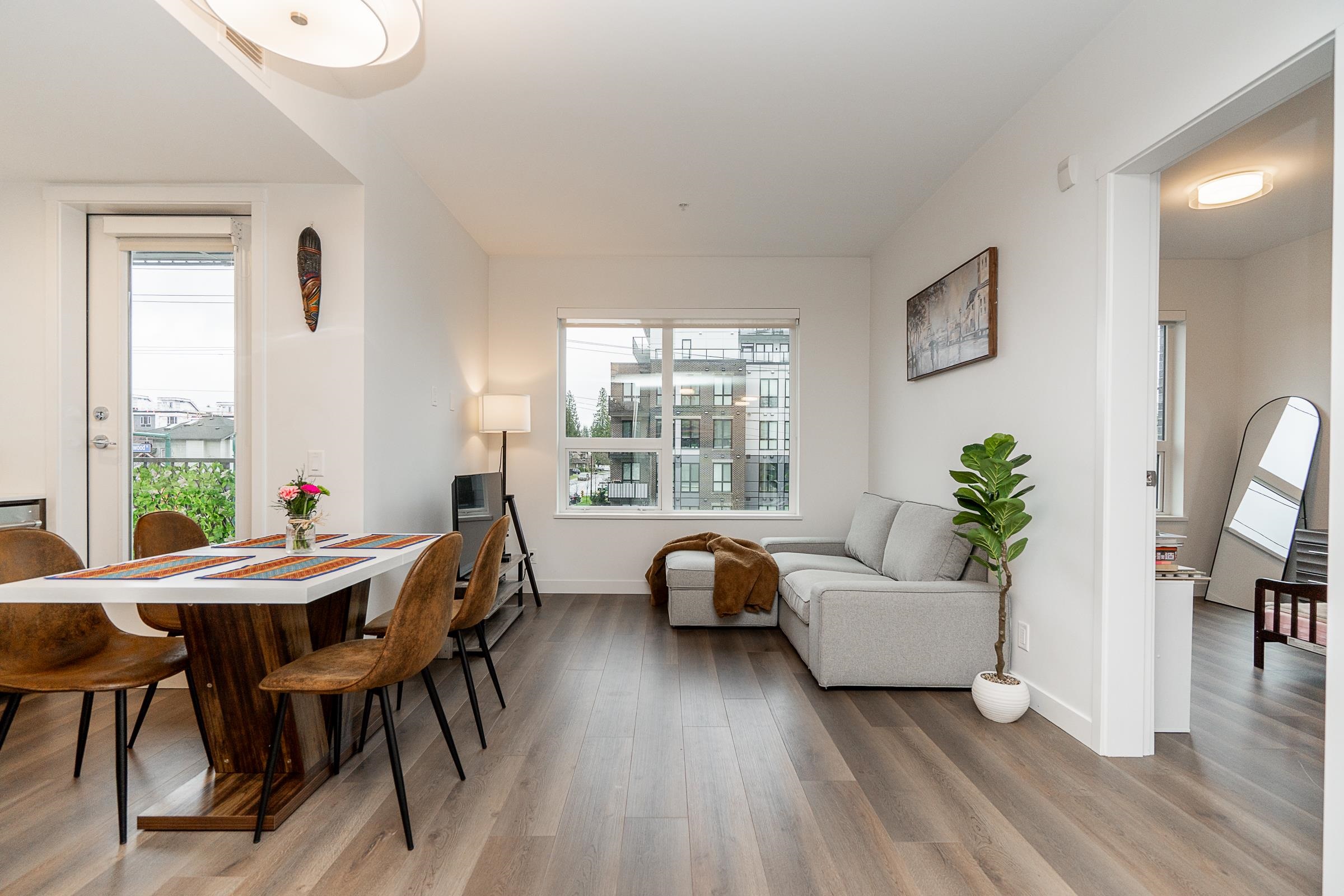 645 Como Lake Avenue 304