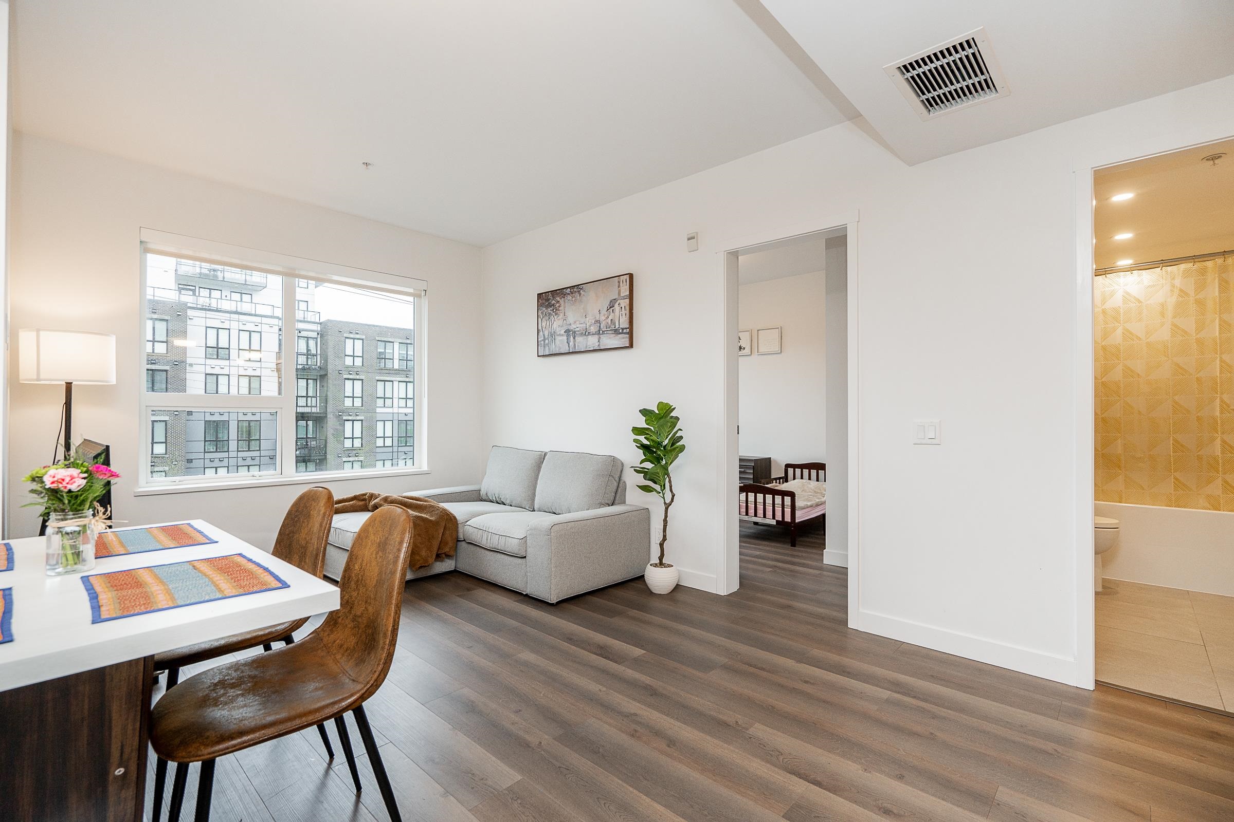 645 Como Lake Avenue 304