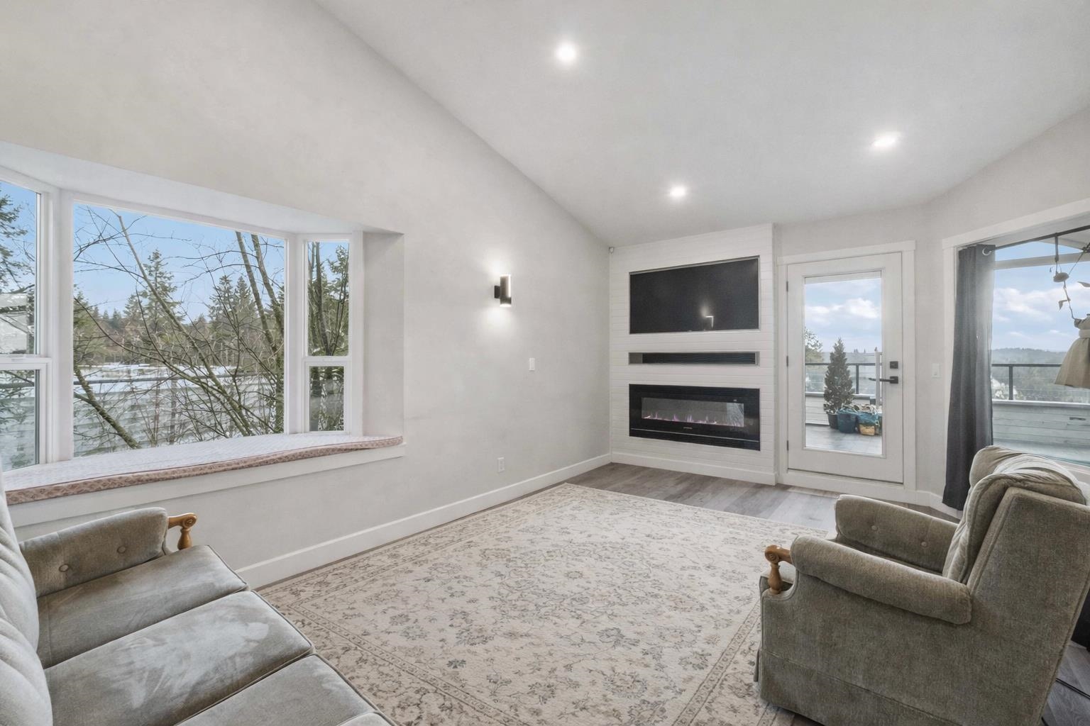 11726 225 Street 306