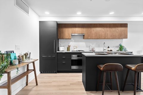 2419 Grant Street 202 Vancouver BC V5K 3G5