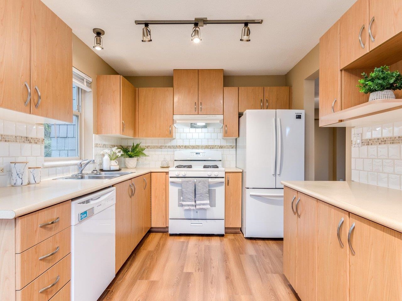 2988 Silver Springs Boulevard 304