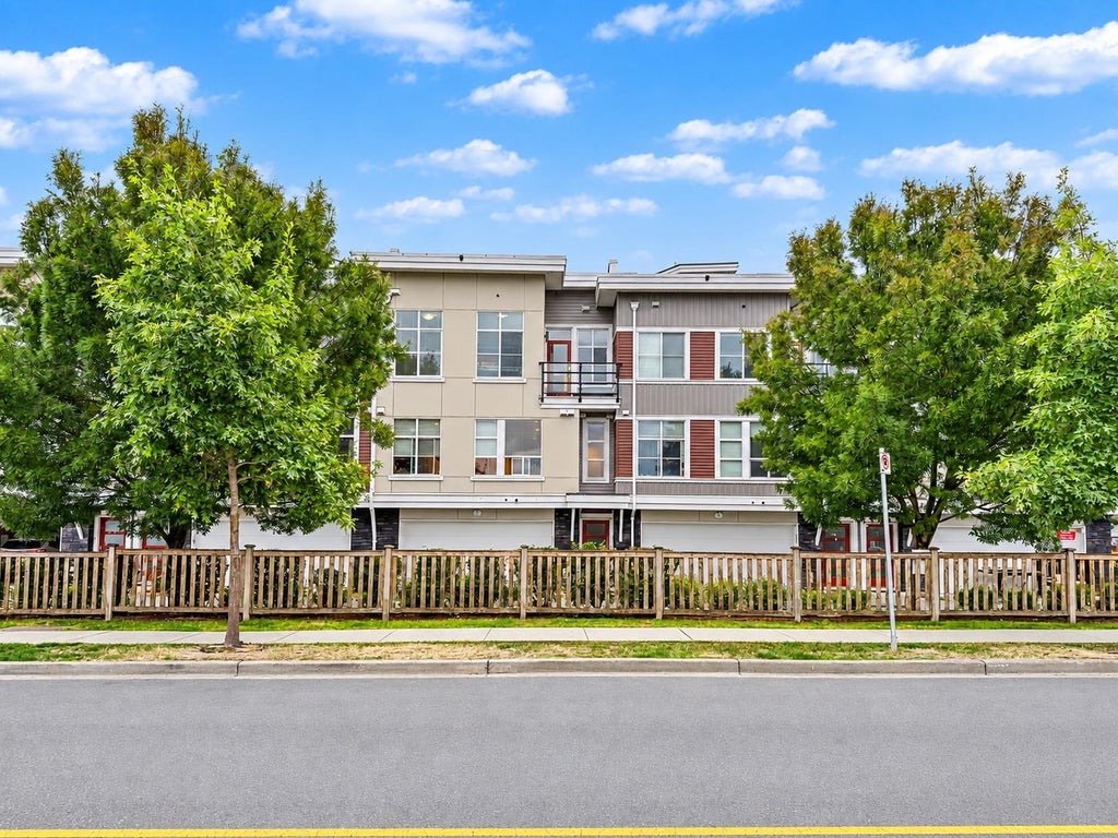 Photo of 8466 Midtown Way #3, Chilliwack, BC V2P 2N1 (MLS # R3165950)