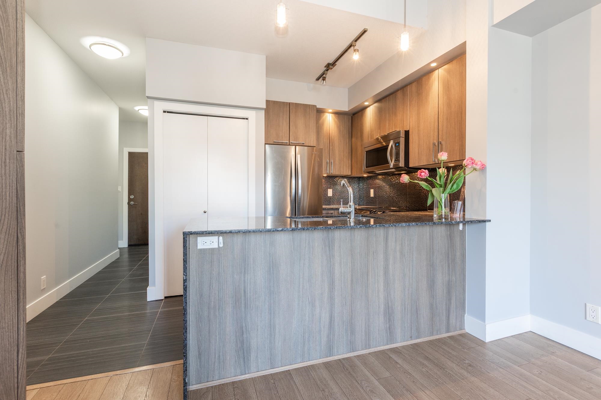 20211 66 Avenue B401