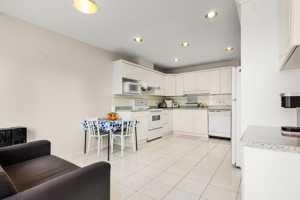 listing image 1107633009095488240