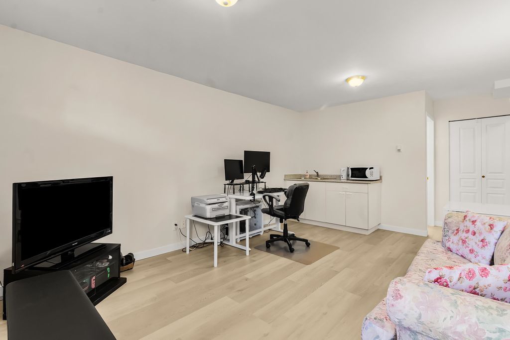 listing image 1104804241521951966