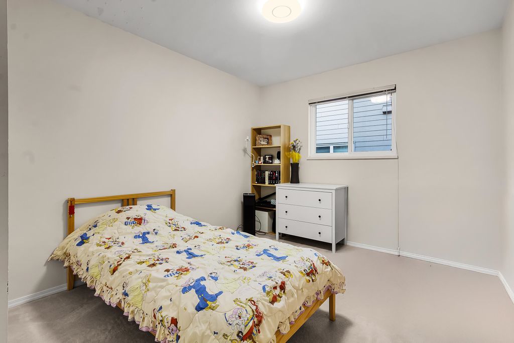 listing image 1109821250403581358