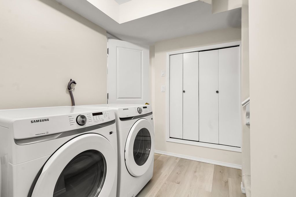 listing image 1101852082414867518
