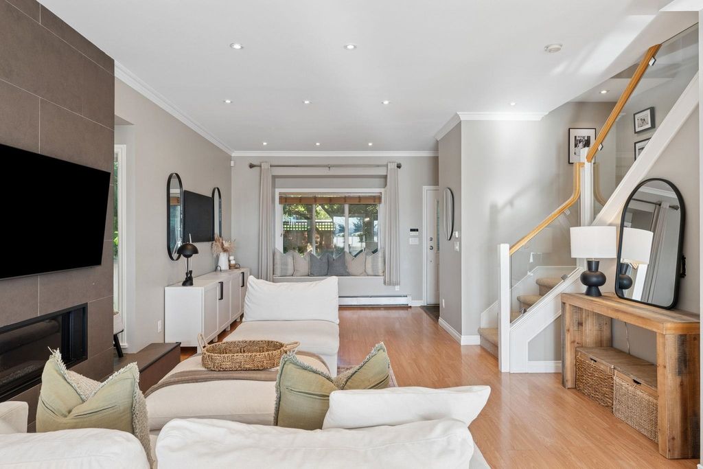 listing image 1106330453845450434