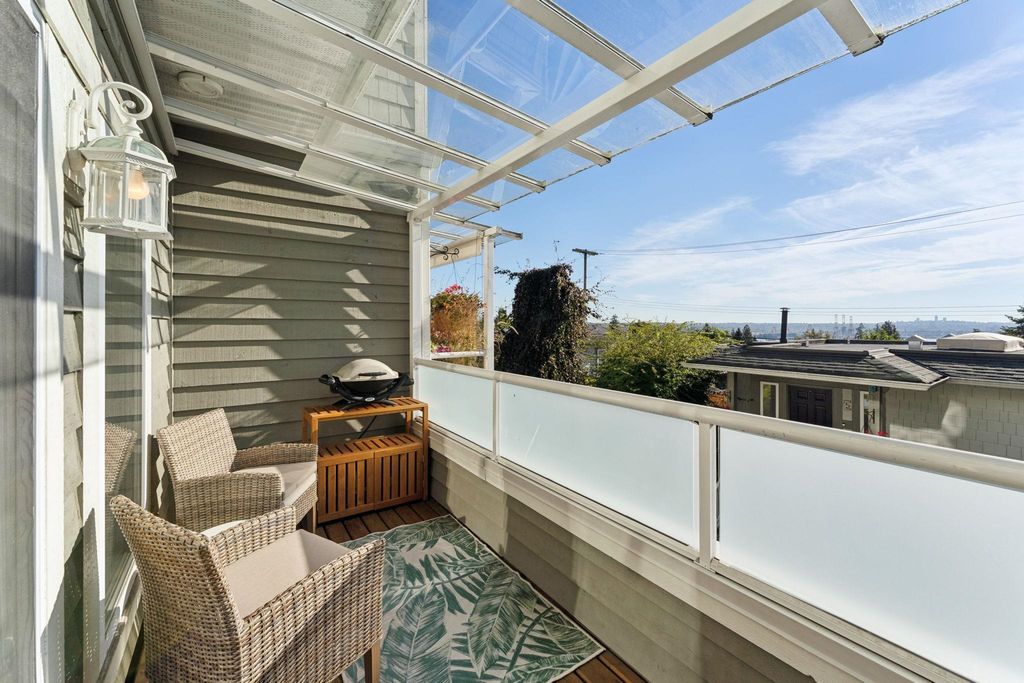 listing image 1104078809500896250