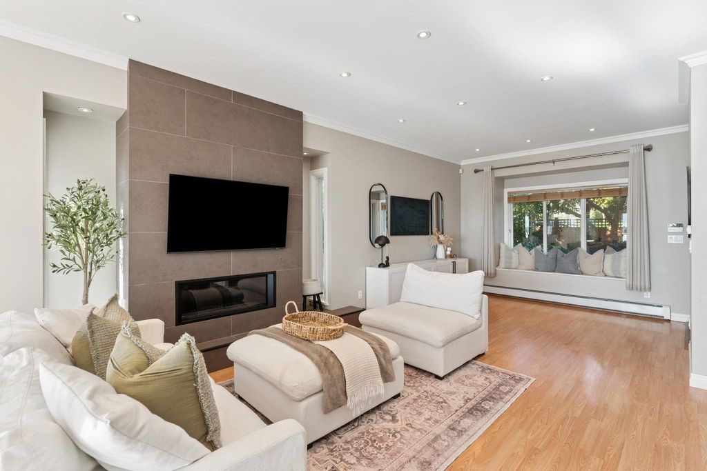 listing image 1103663022741000908