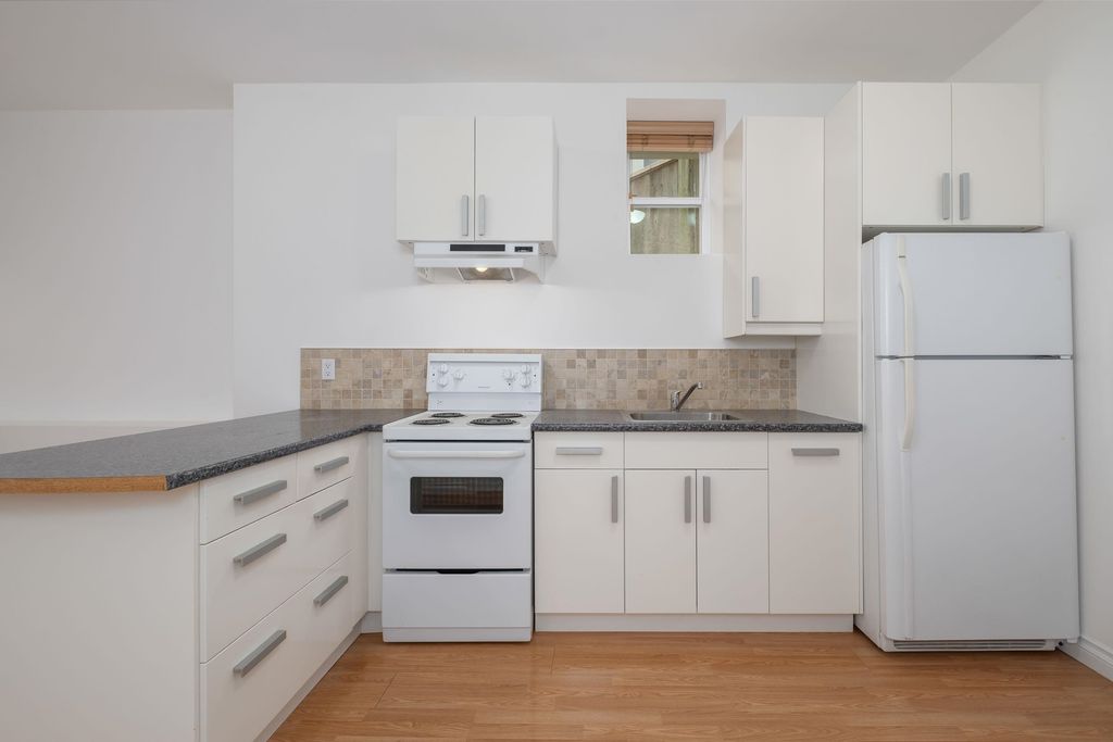 listing image 1109724840387816379