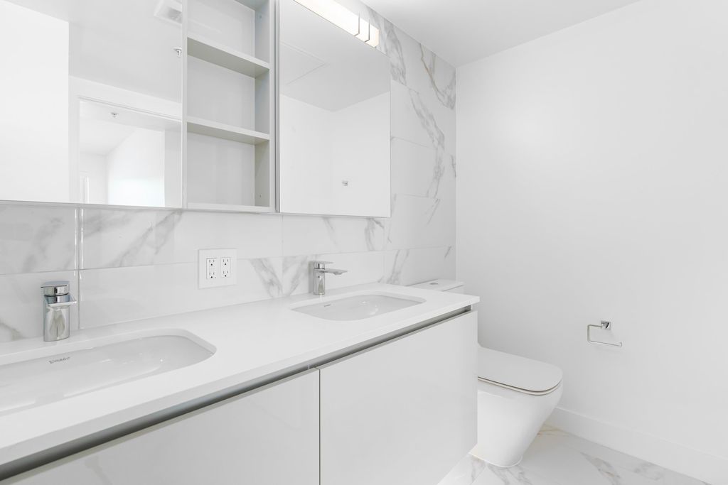 listing image 1103320583586782737