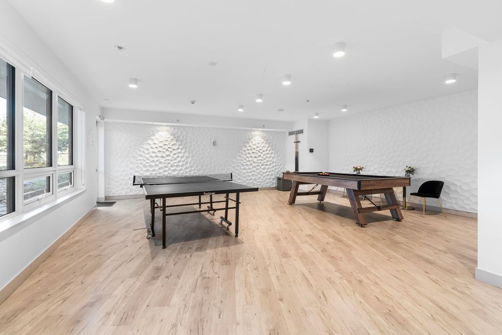 listing image 1109807002984375343