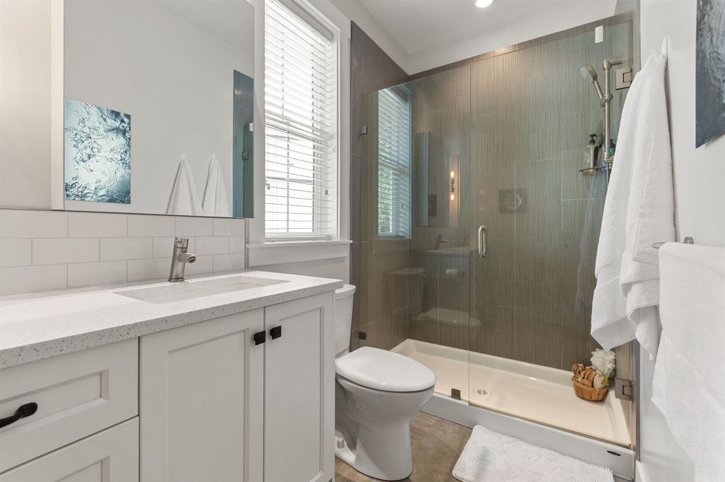 listing image 1101318599071258054