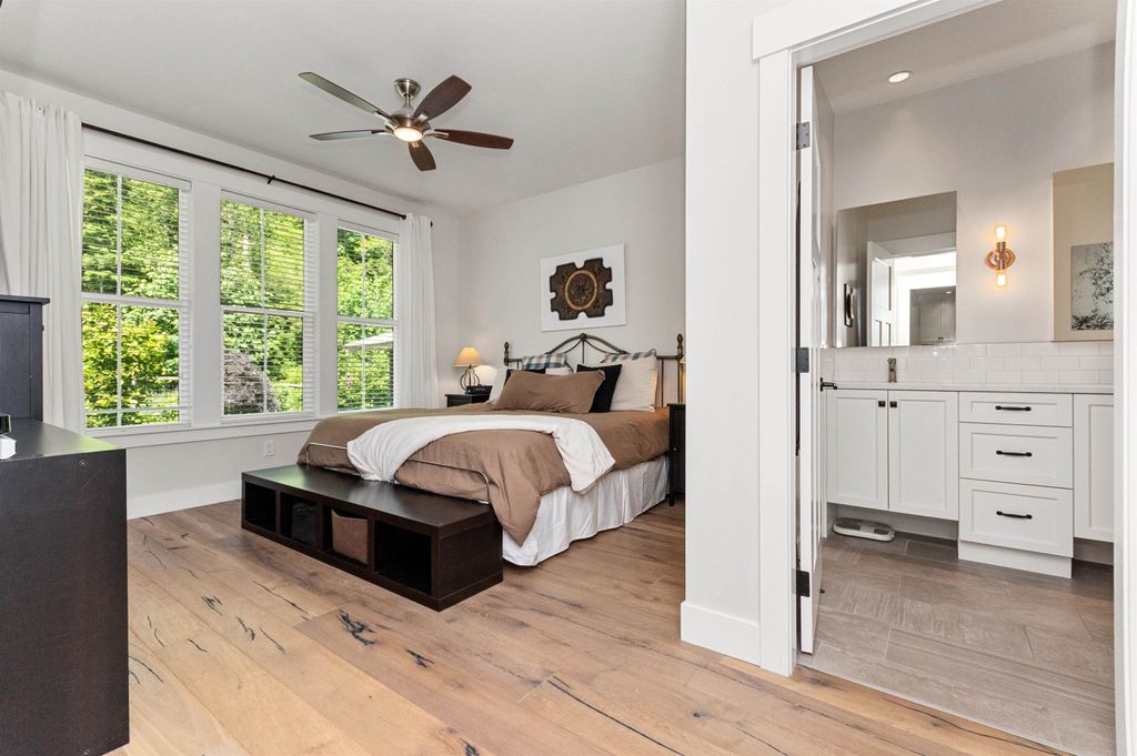 listing image 1103129679200280961