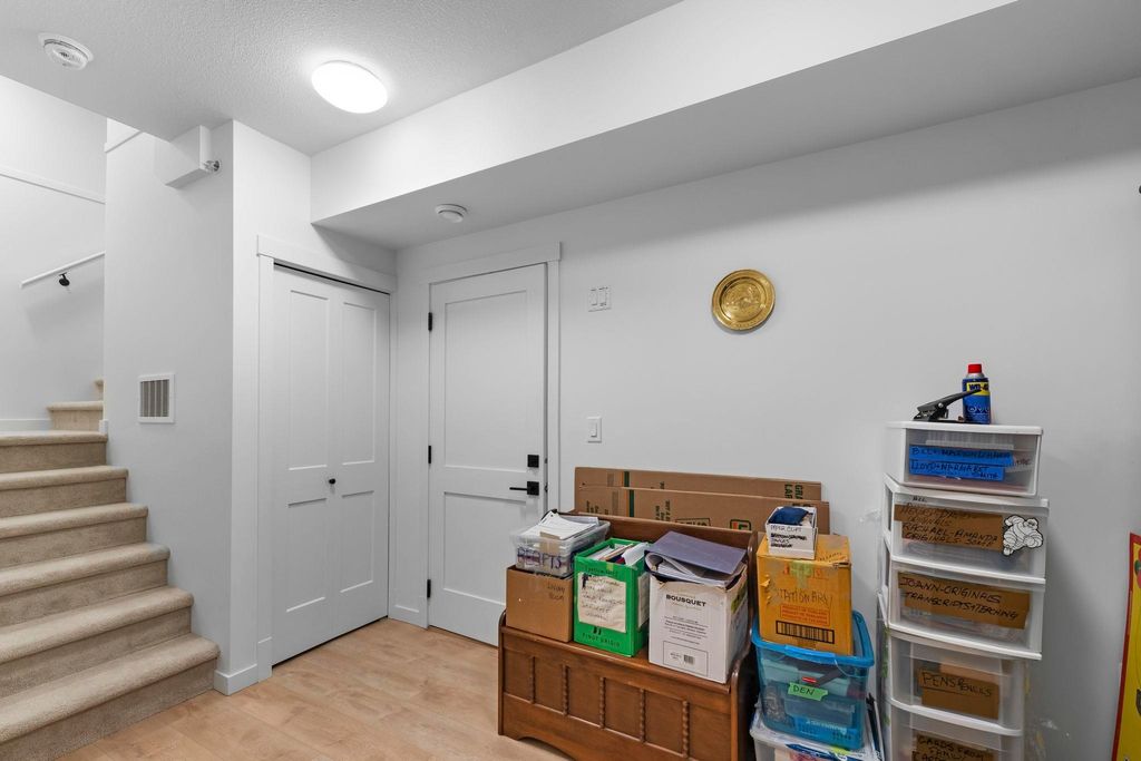 listing image 1106902064203602326