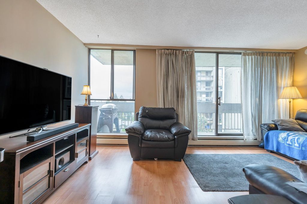 listing image 1101869444375862430