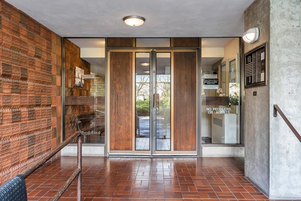 listing image 1109952720922927910