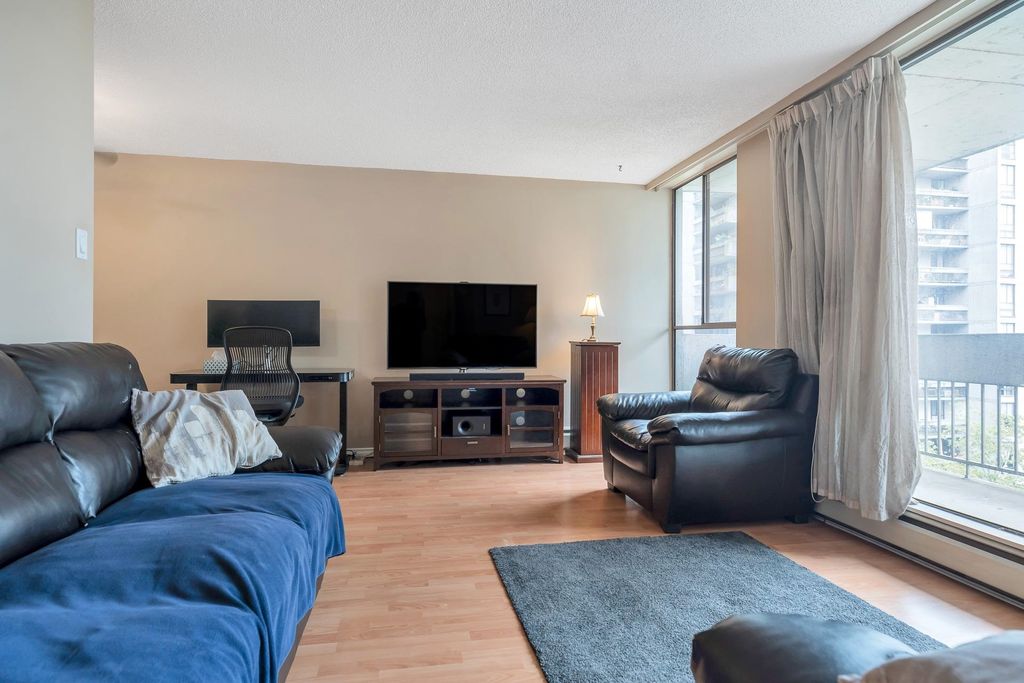 listing image 1104015775978380651
