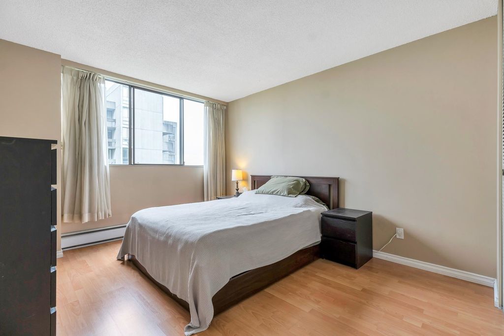 listing image 1109482531179437930