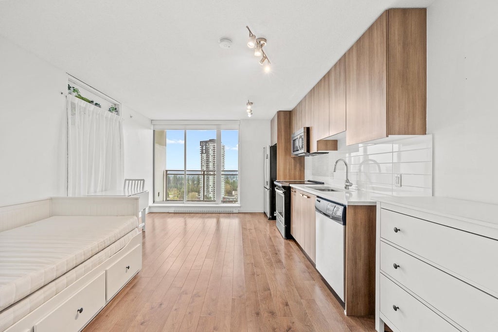 Photo of 13325 102a Avenue #2511, Surrey, BC V3T 0J5 (MLS # R3153010)
