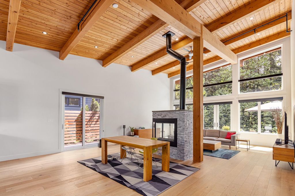 listing image 1100272595606341582
