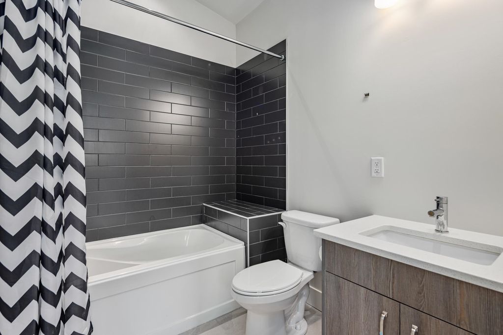 listing image 1105138910849957607