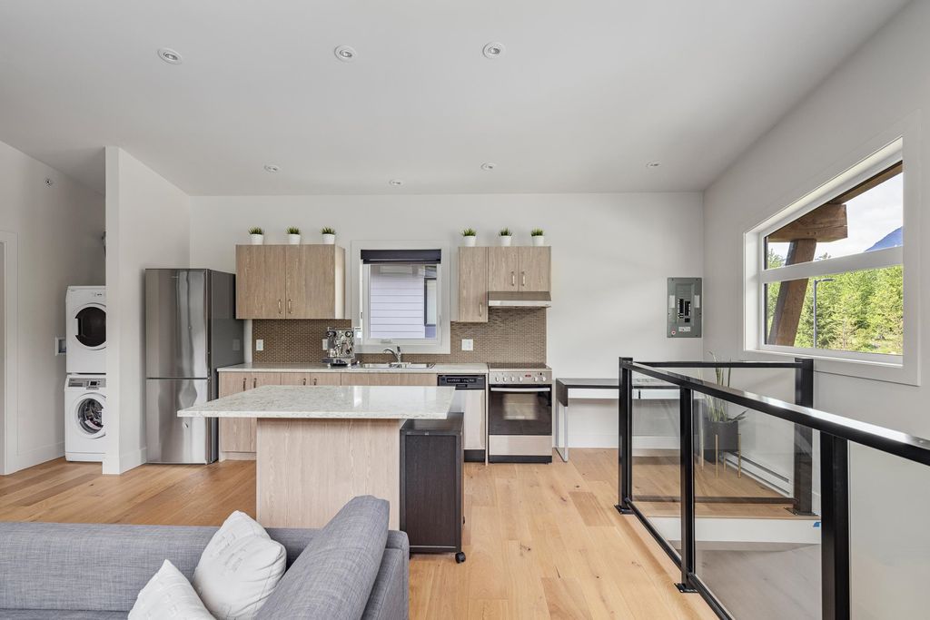 listing image 1104740068842728944