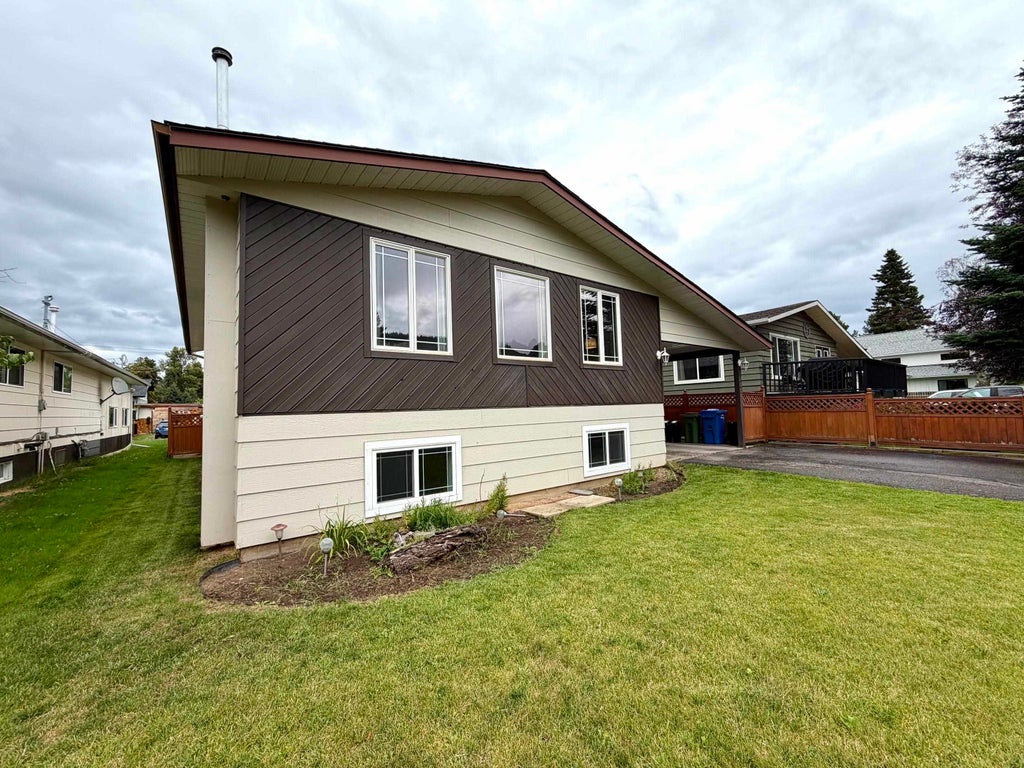 4280 FIRST AVENUE, SMITHERS, BC V0J 2N0 - Image 3213190099.jpeg?d=l