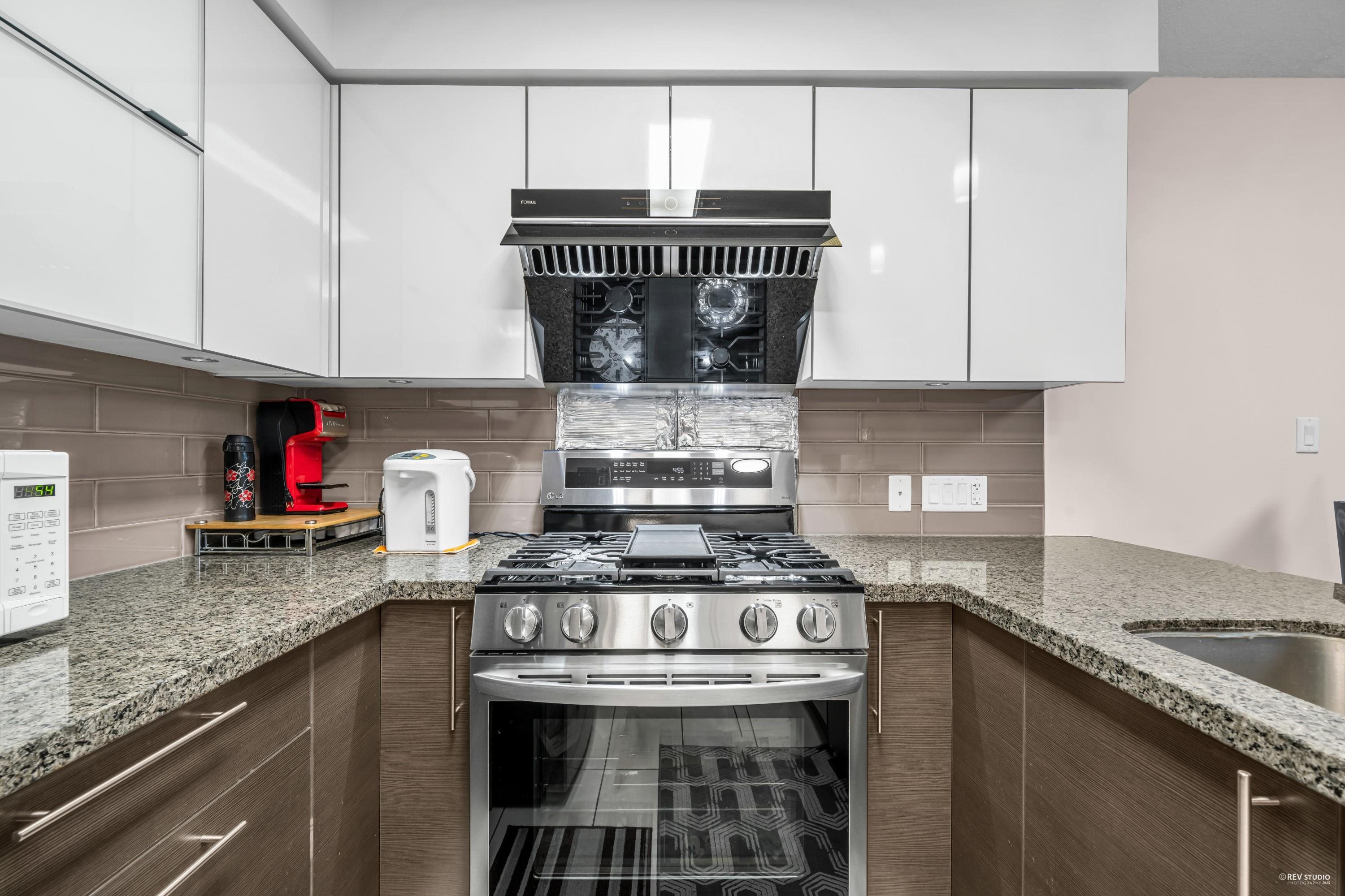 6733 Buswell Street 509