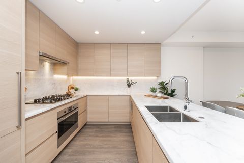 308 Morrissey Road 1806 Port Moody BC V3H 0M2