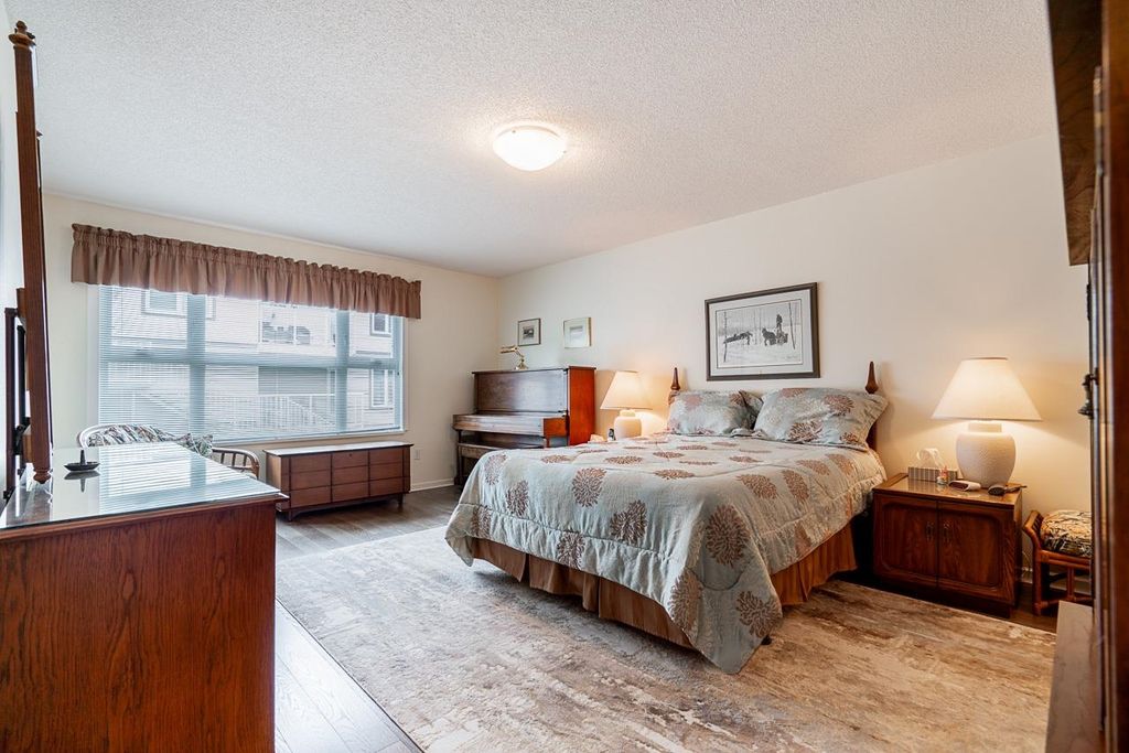 listing image 1106589713594865373