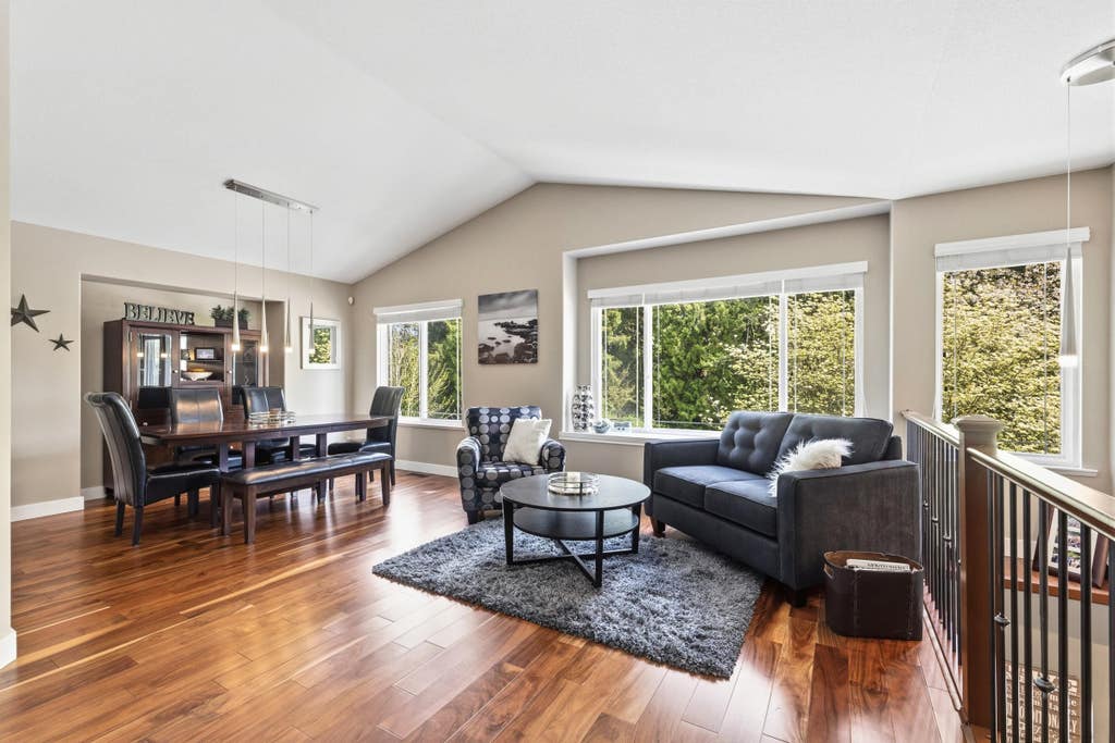 Photo of 11377 Creekside Street, Maple Ridge, BC V2W 2A4 (MLS # R3137022)
