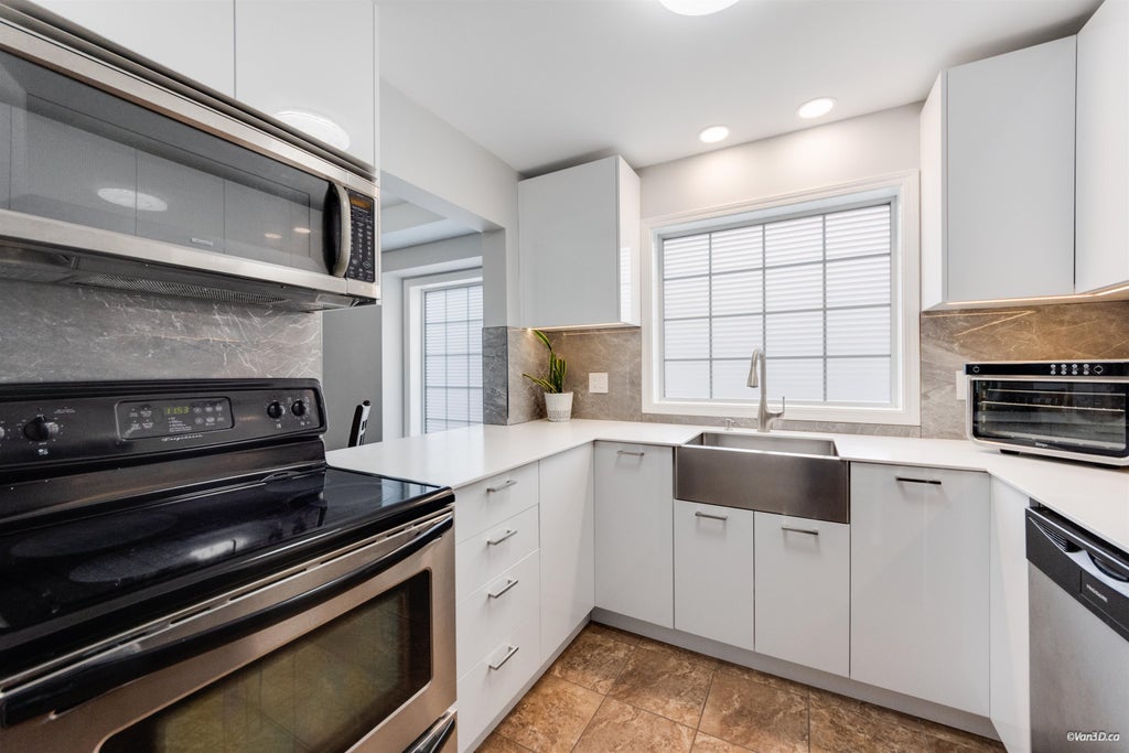 Photo of 9437 Hazel Street #1, Chilliwack, BC V2P 5M9 (MLS # R3128855)