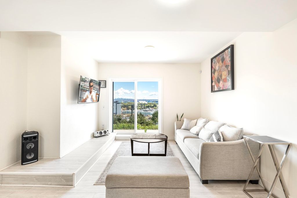 listing image 1108914430408404704