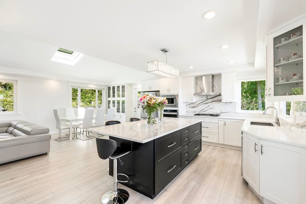 listing image 1104297209535358112