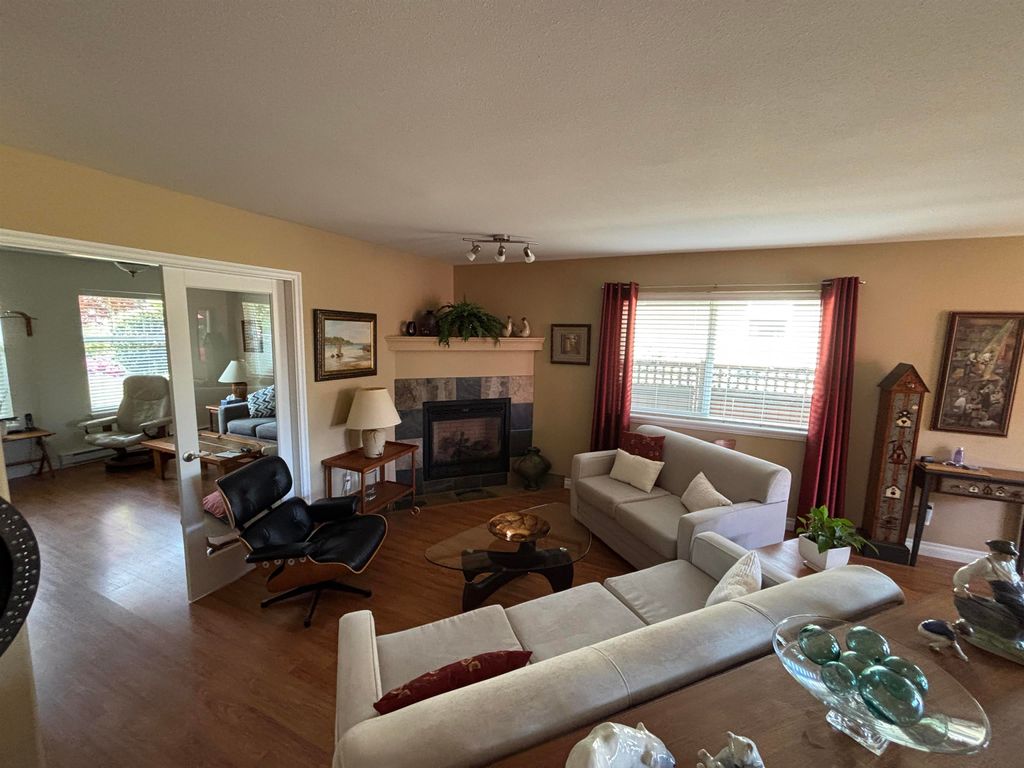listing image 1103537274278103911