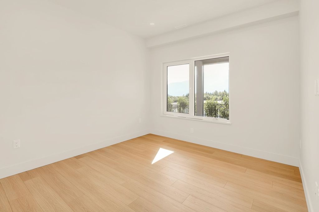 listing image 1109828571464502041