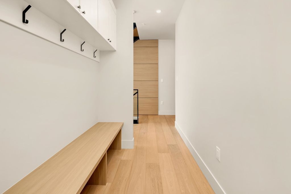 listing image 1108593219585445804