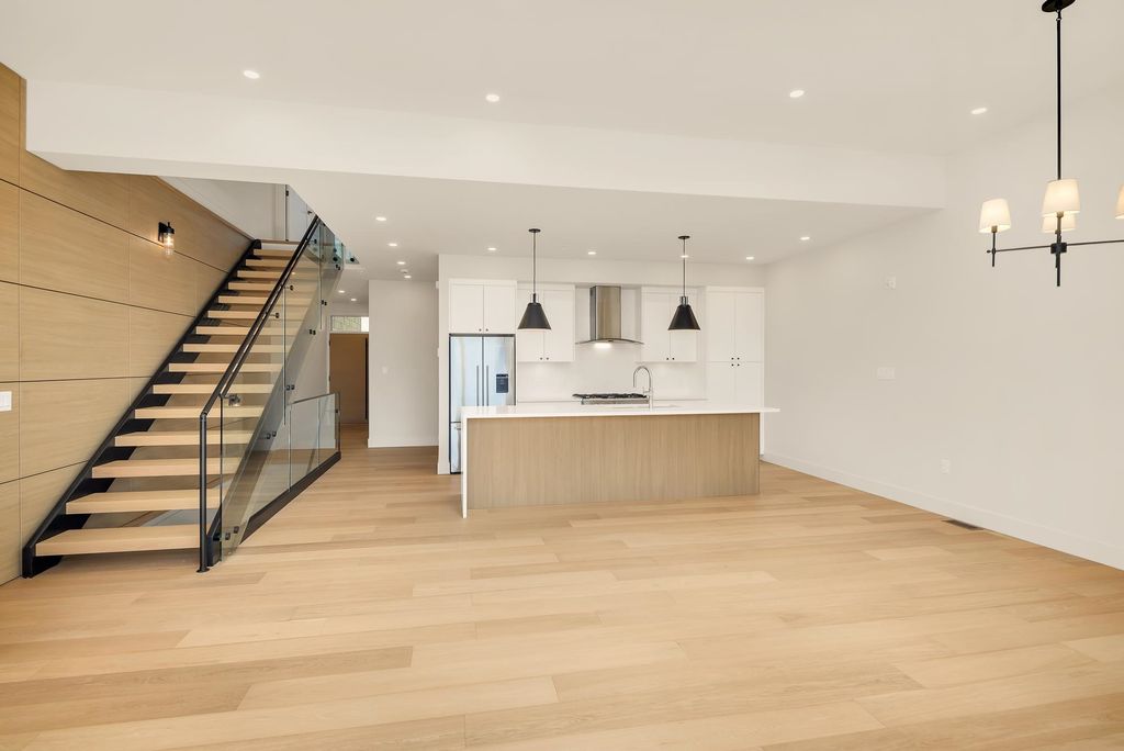 listing image 1102306880506783593