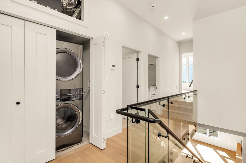 listing image 1105193618413079256