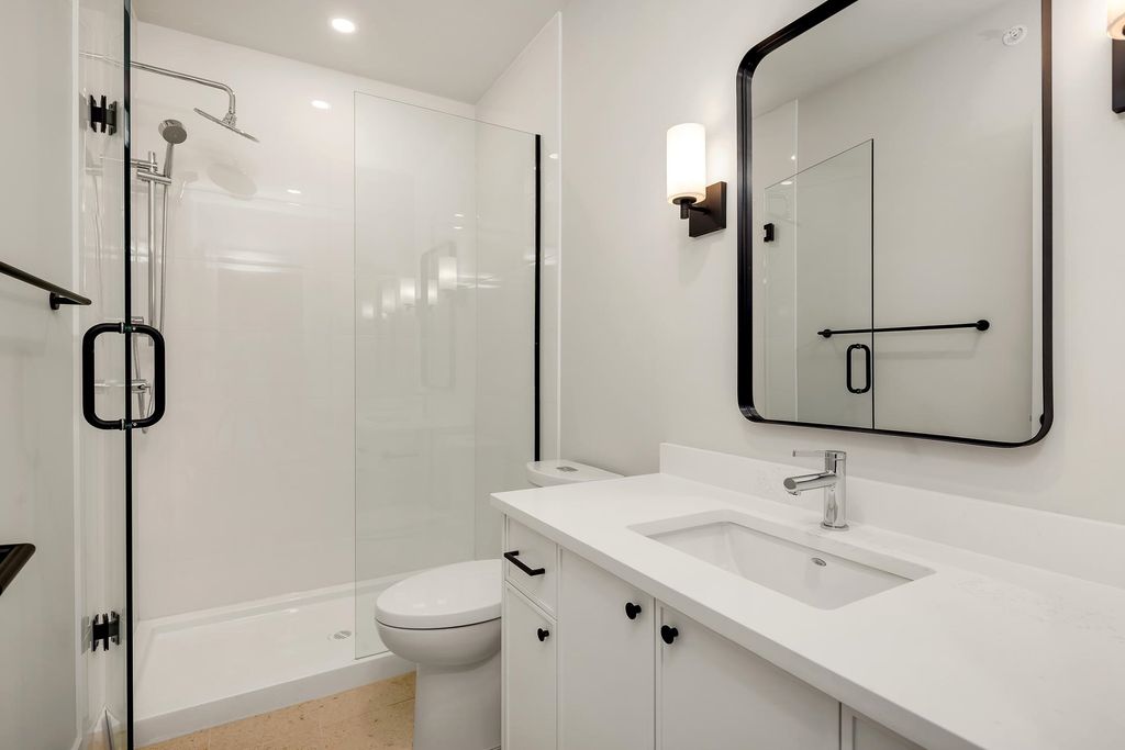 listing image 1104024366880454831