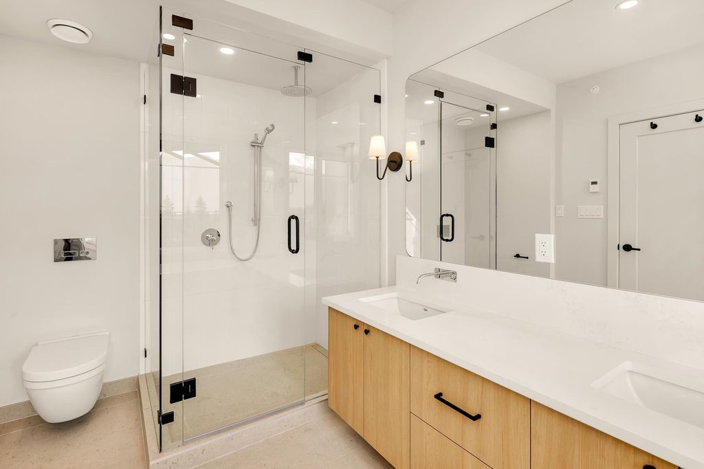 listing image 1109130365838348226