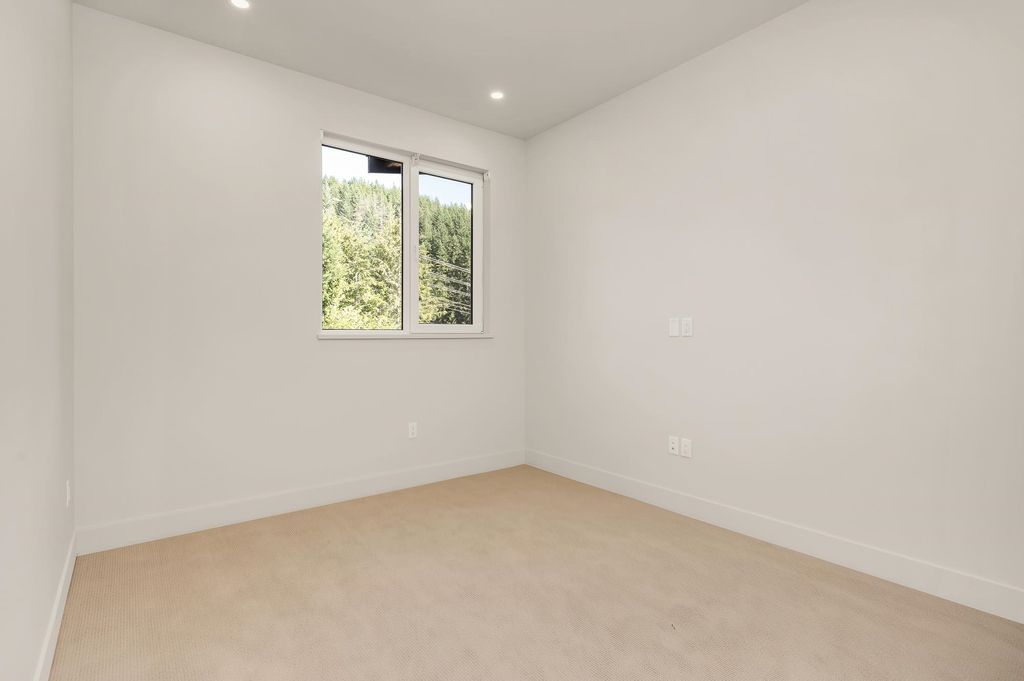 listing image 1105268077132903875