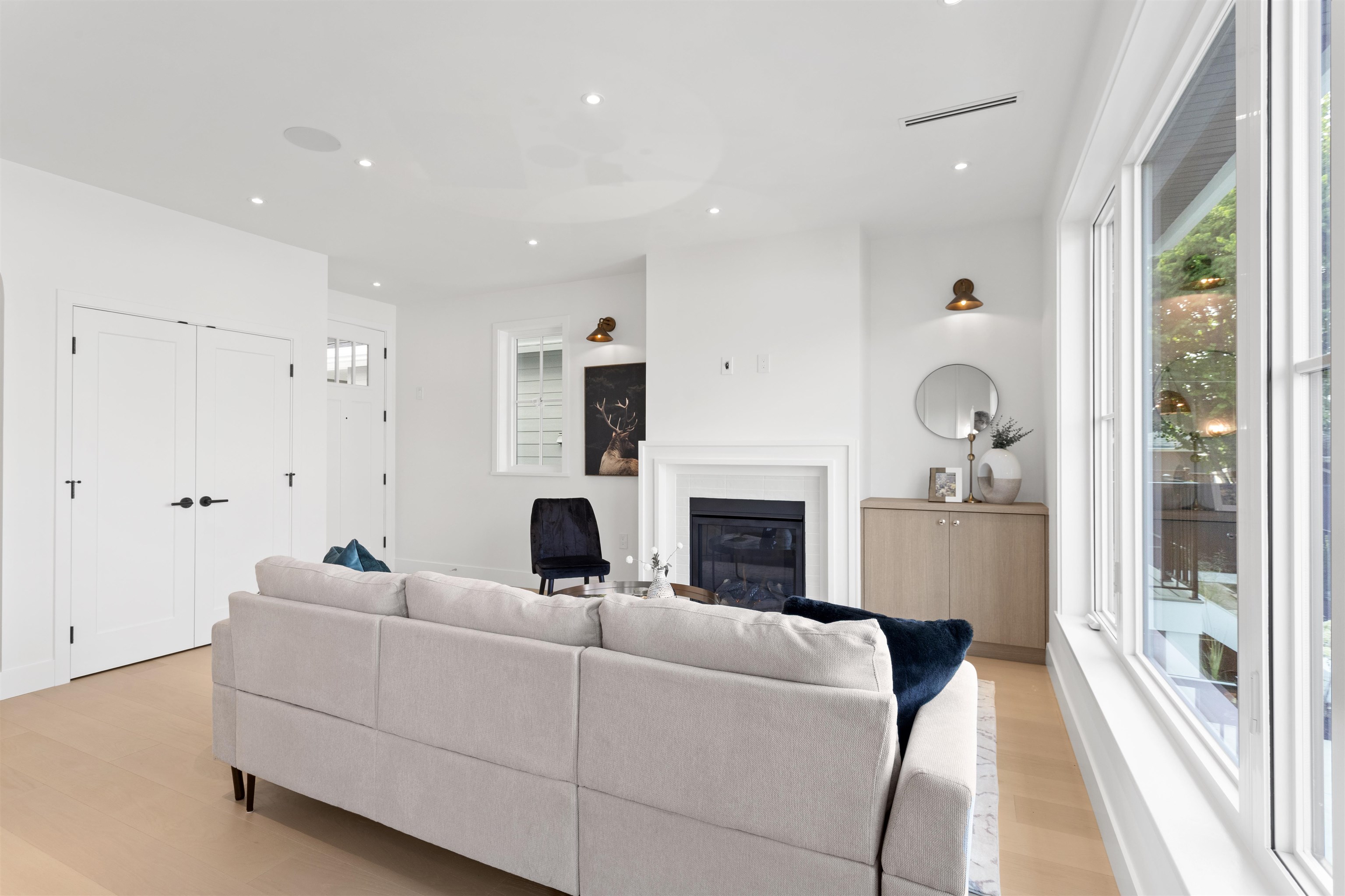 4315 Albert Street 2