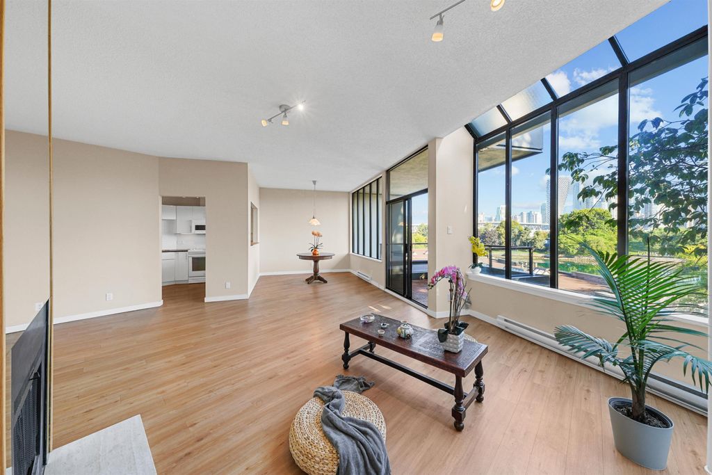 listing image 1106600735934388190