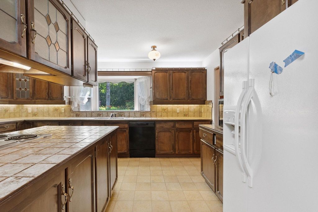 listing image 1100308678864723888