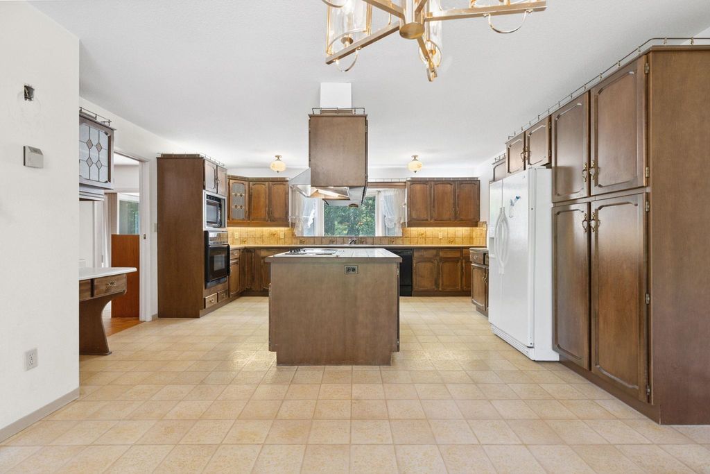 listing image 1101041278466526086
