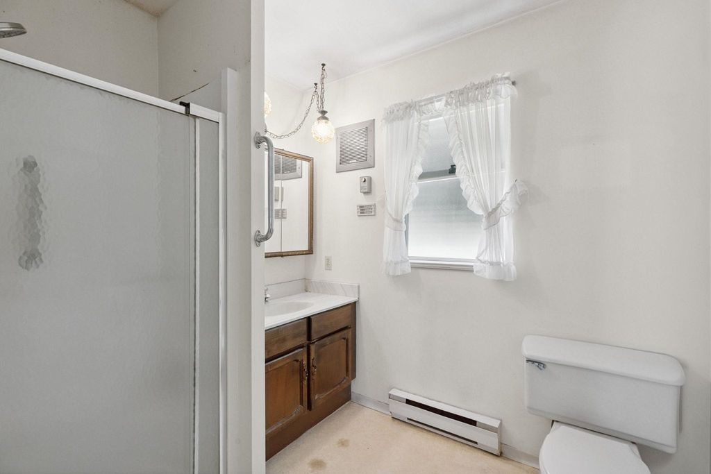 listing image 1105771157986510530