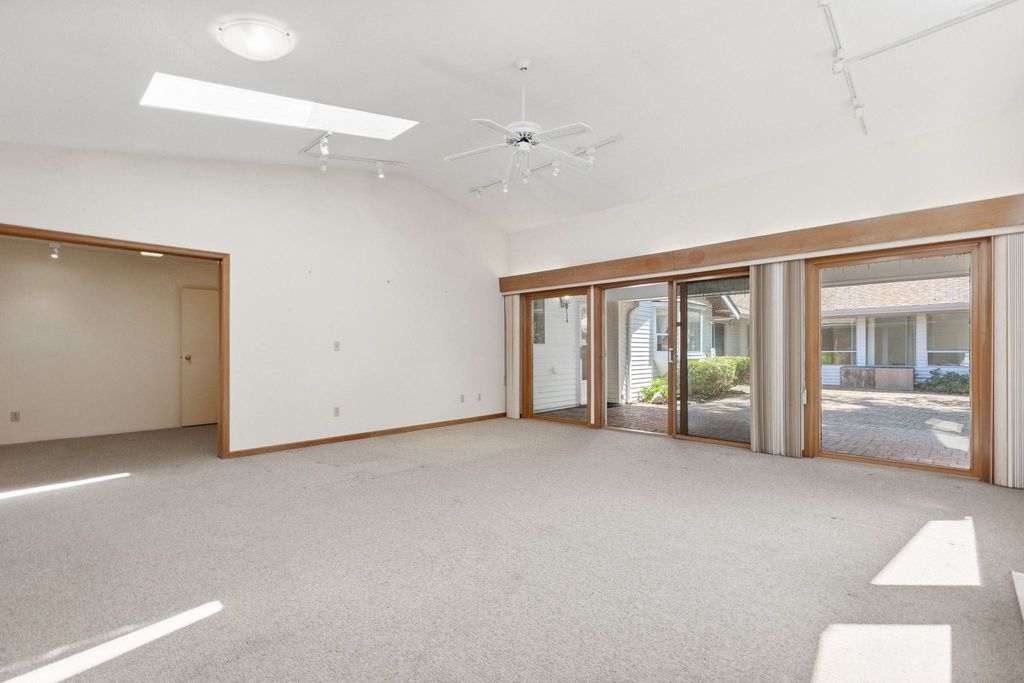 listing image 1105874216035013628